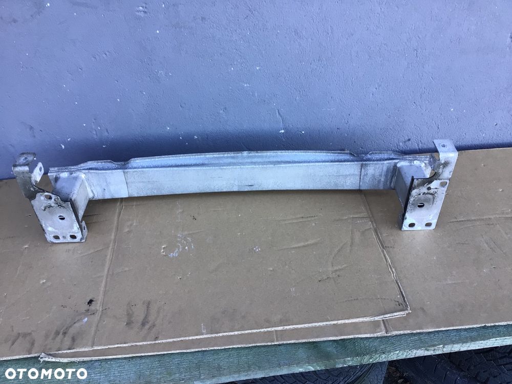 Belka przednia Audi A1 8X0 - 2