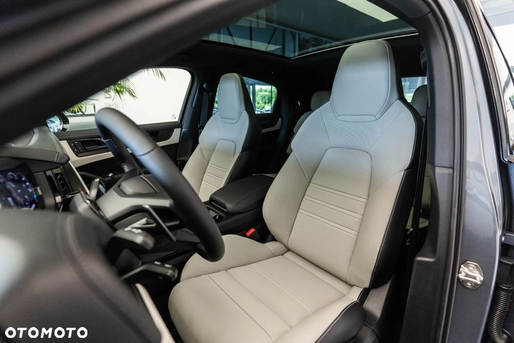 Porsche Cayenne E-Hybrid PHEV Black Edition - 11
