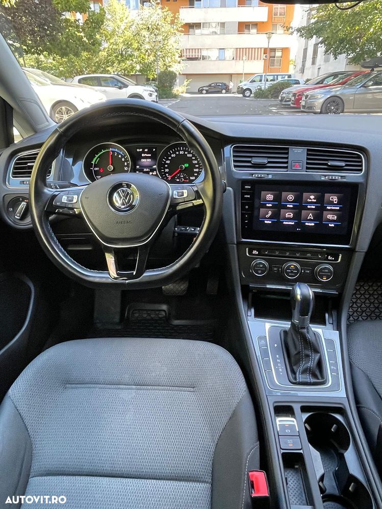 Volkswagen e-Golf - 1