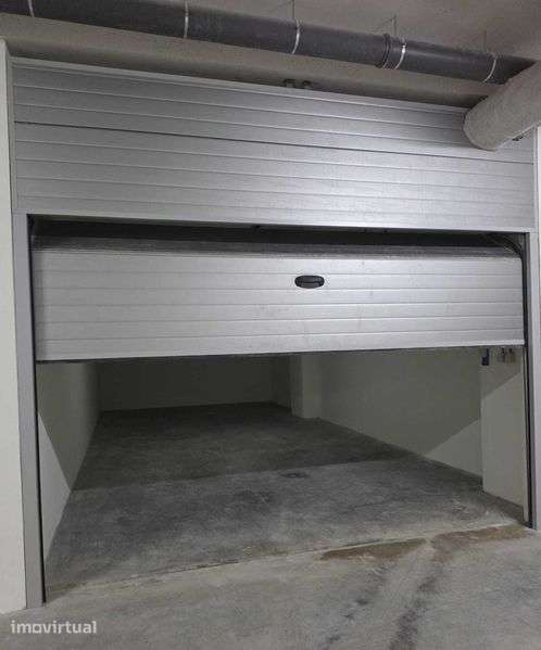 Garagem fechada Brito Capelo - Grande imagem: 3/6