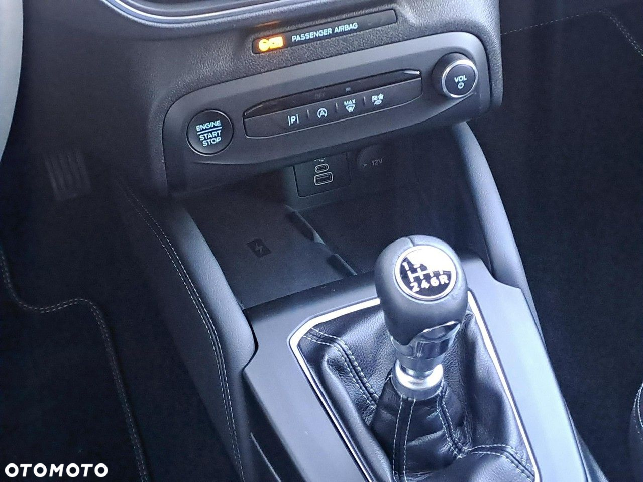 Ford Focus 1.0 EcoBoost mHEV Titanium - 24