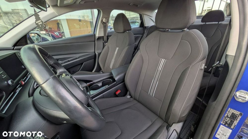 Hyundai Elantra - 10