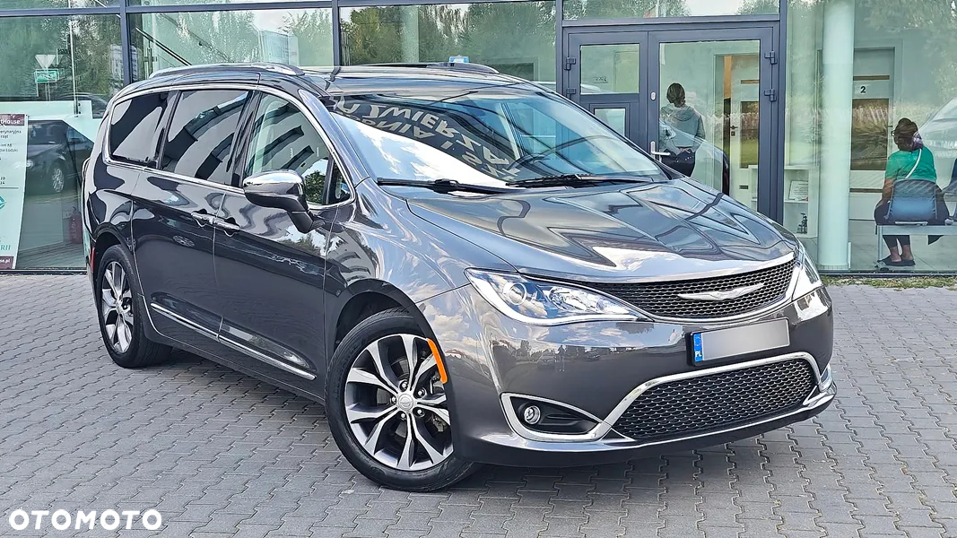 Chrysler Pacifica - 3