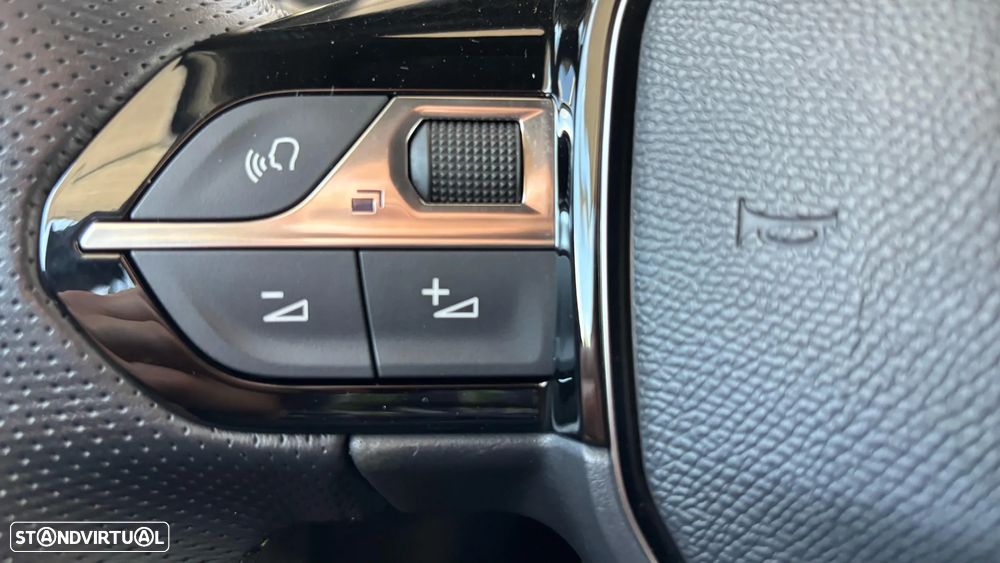 Peugeot 2008 1.2 PureTech GT EAT8 - 7