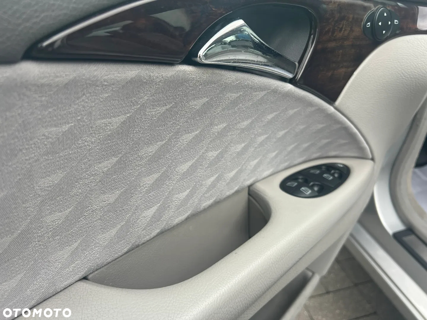Mercedes-Benz Klasa E 200 T Kompressor Automatik Classic - 13