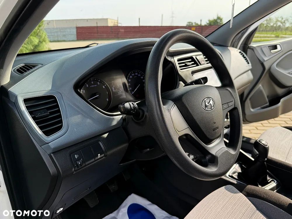 Hyundai i20 1.25 Classic + - 28
