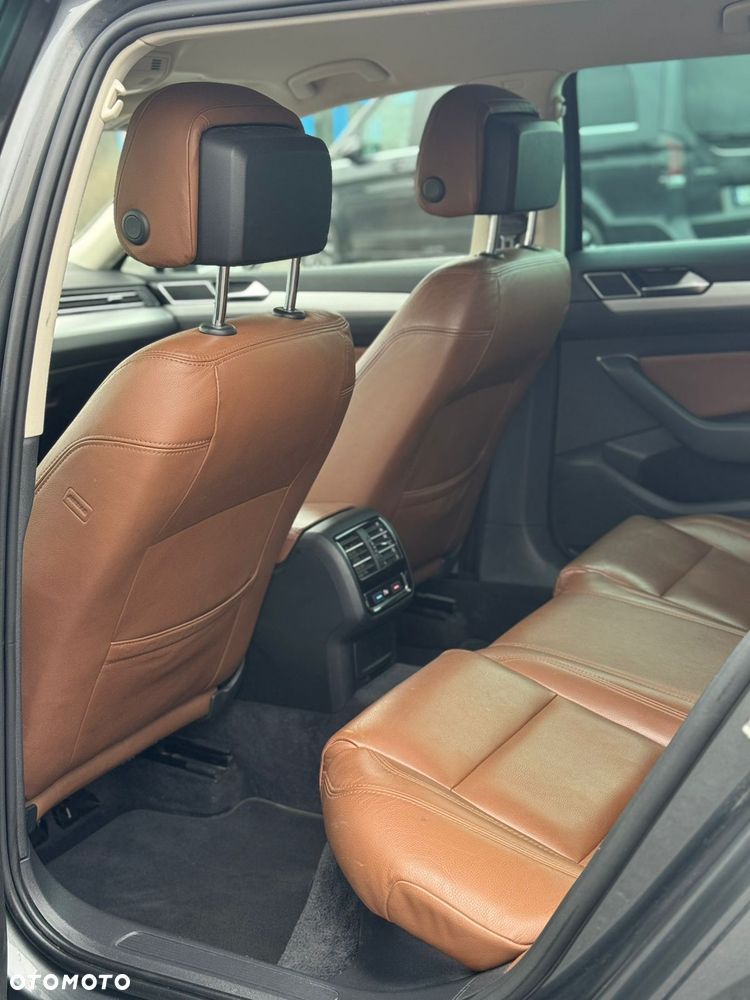 Volkswagen Passat 2.0 TDI (BlueMotion Technology) Highline - 15