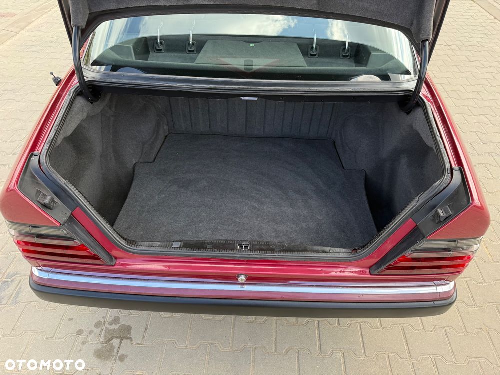 Mercedes-Benz W124 (1984-1993) - 14