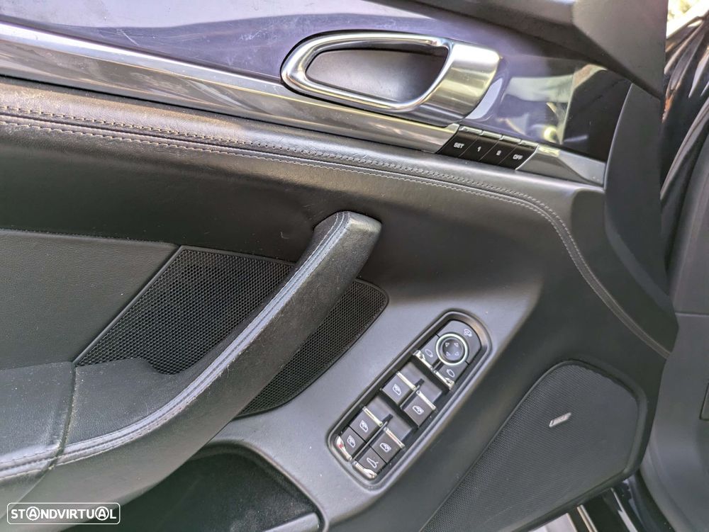 Porsche Panamera - 25