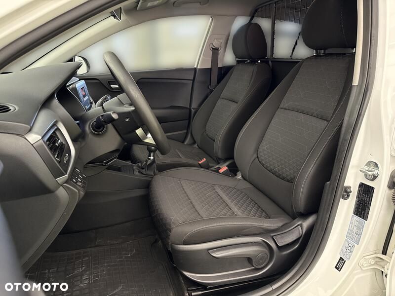Kia Rio 1.2 M - 11