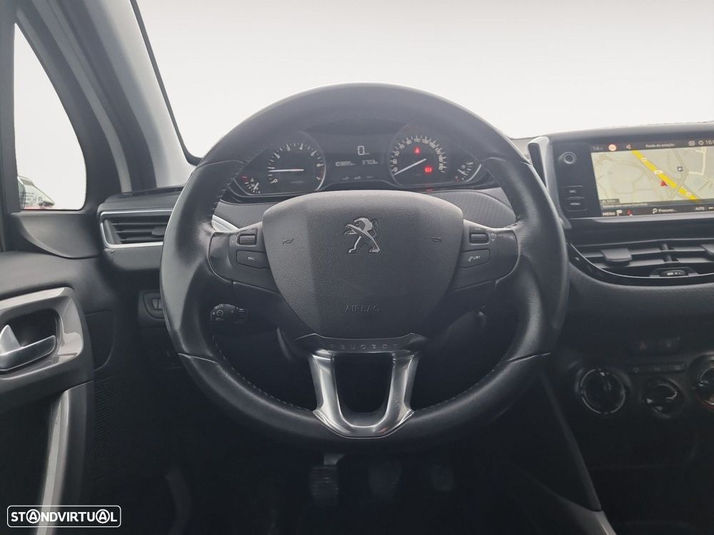 Peugeot 2008 1.2 PureTech Style - 12