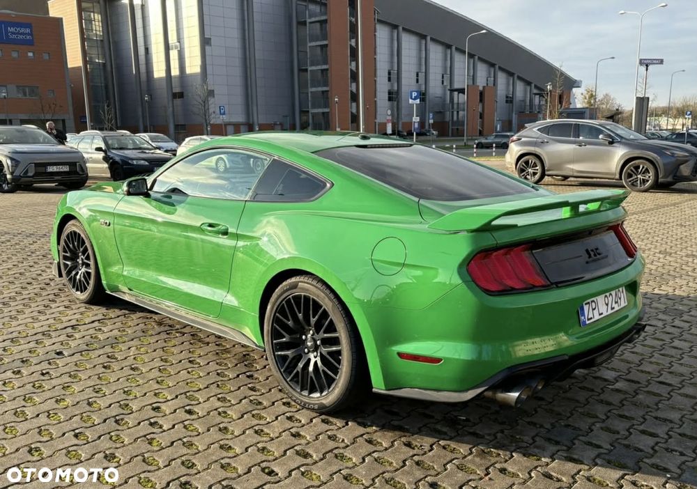 Ford Mustang - 7