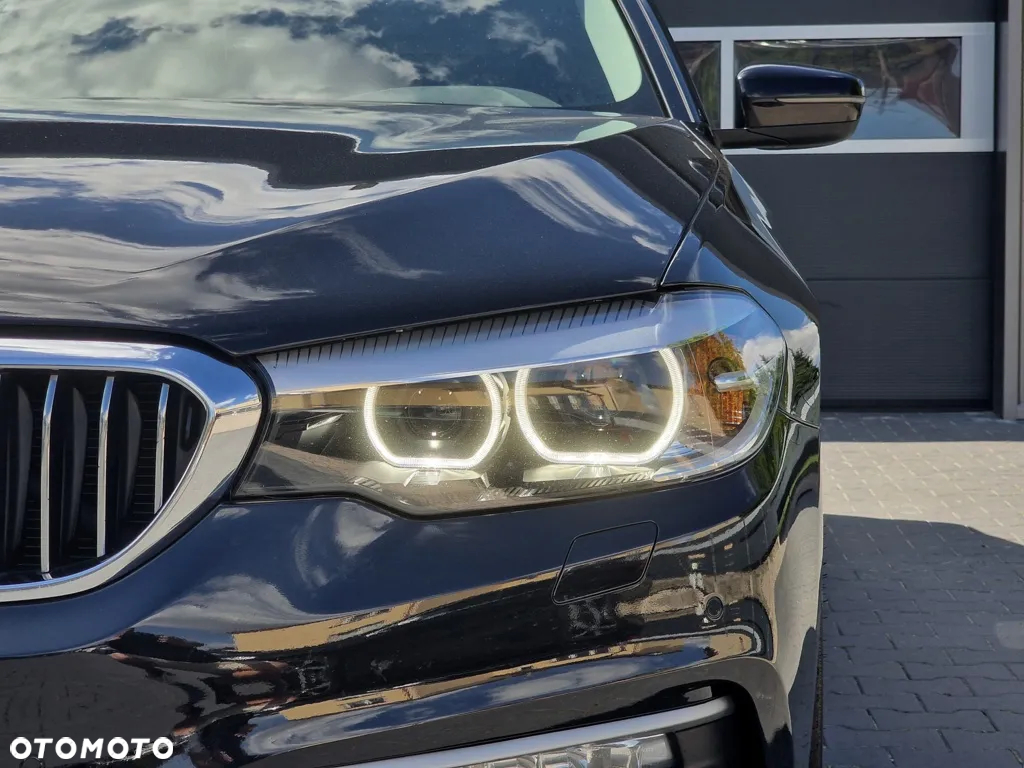 BMW Seria 5 530d Touring Sport Line - 10