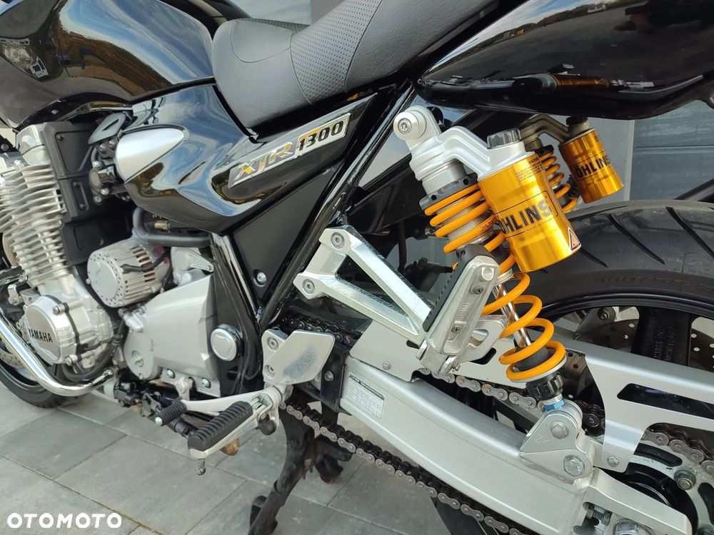 Yamaha XJR - 17