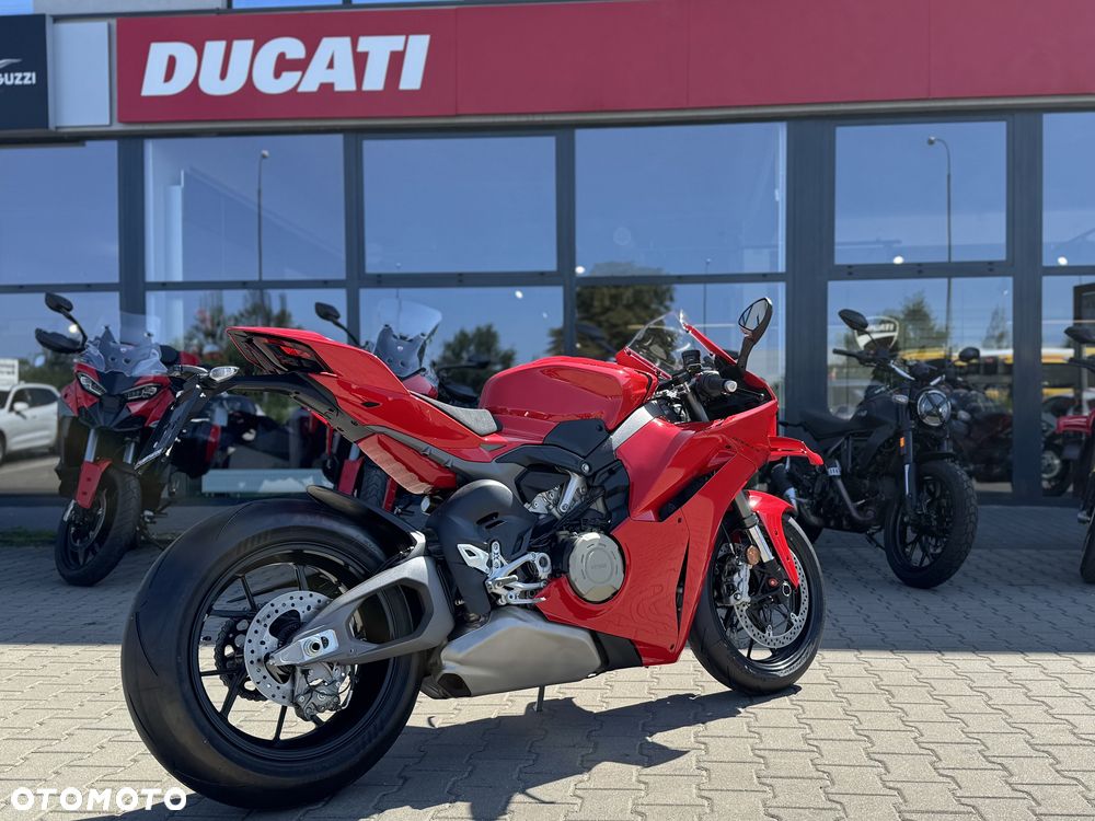 Ducati Panigale V4 - 4