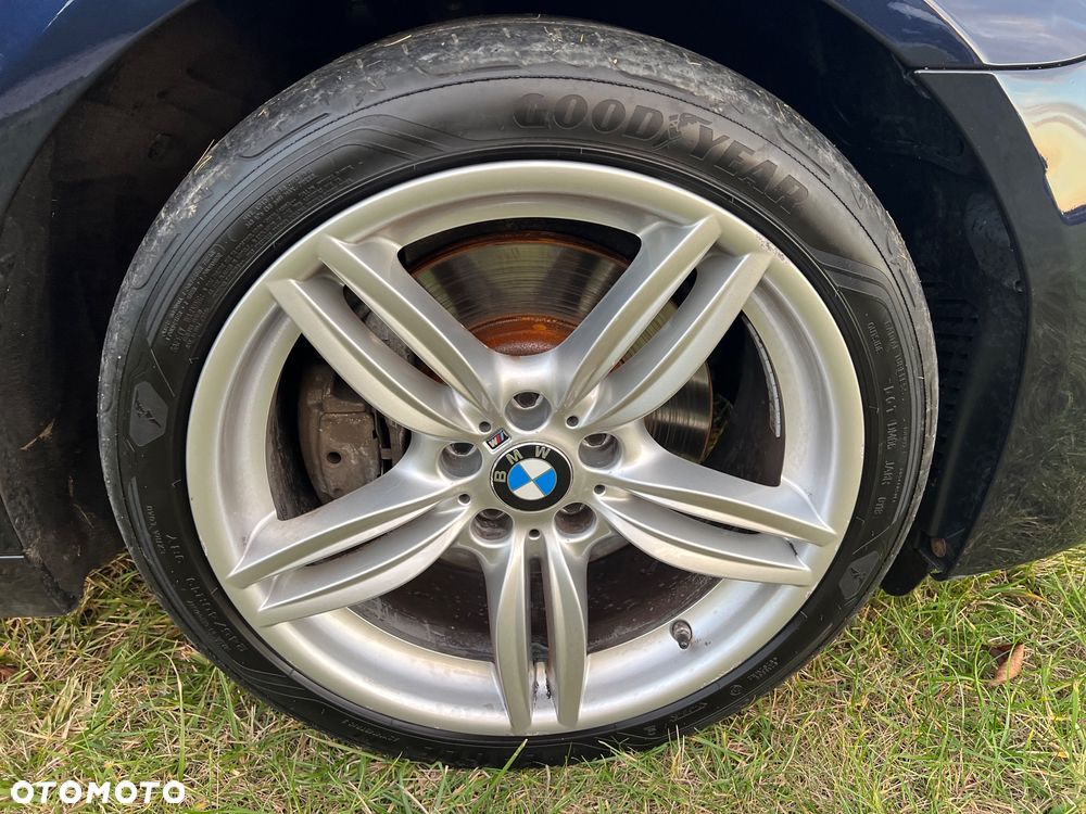 BMW Seria 5 528i xDrive Sport-Aut - 14