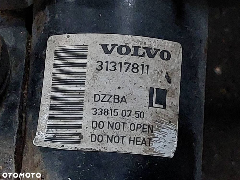 AMORTYZATOR SPRĘŻYNA ZWROTNICA LEWY PRZÓD PRAWY PRZÓD VOLVO V70 III 2.0 T5 - 7