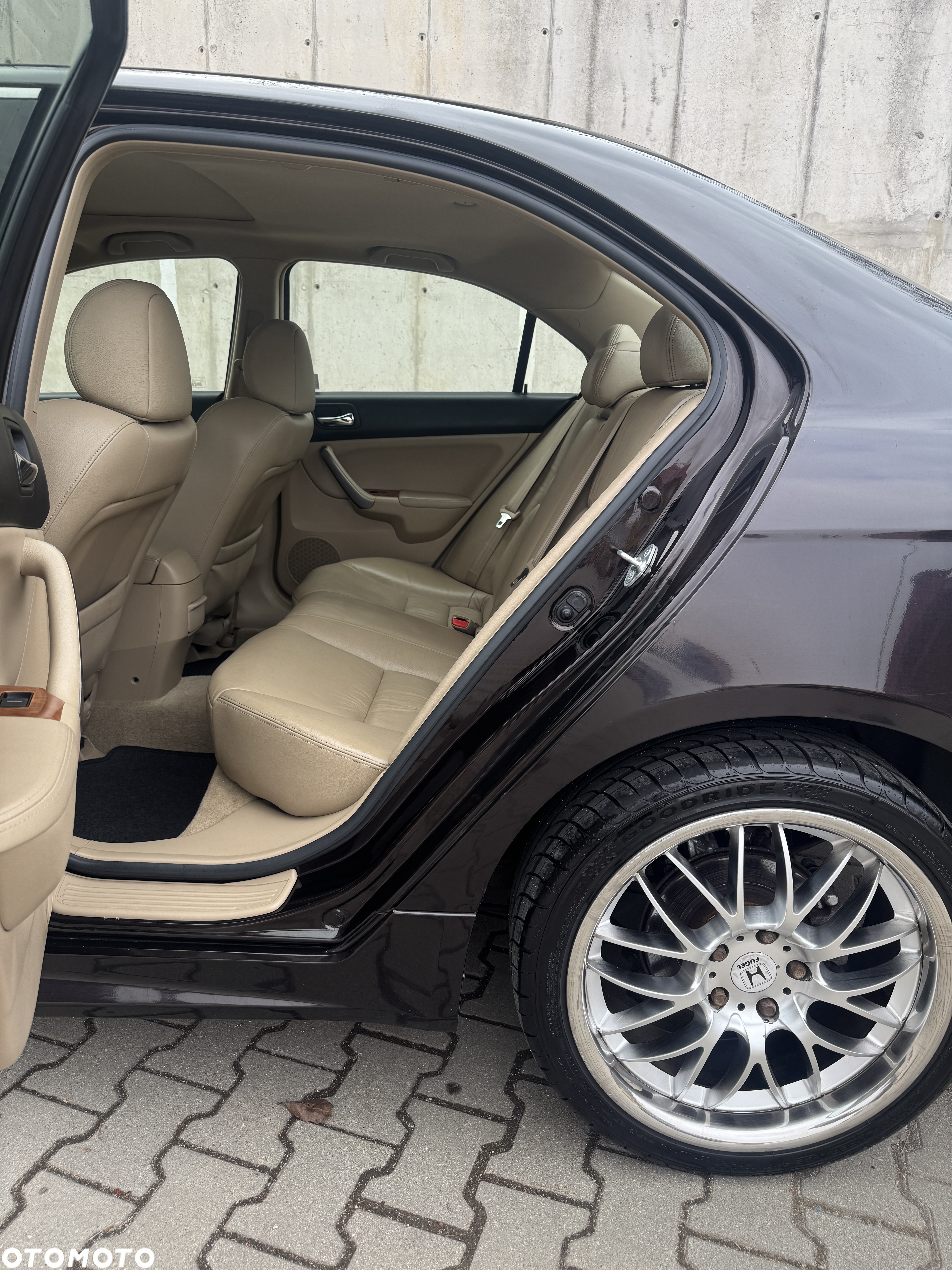 Honda Accord 2.0 Executive - 25