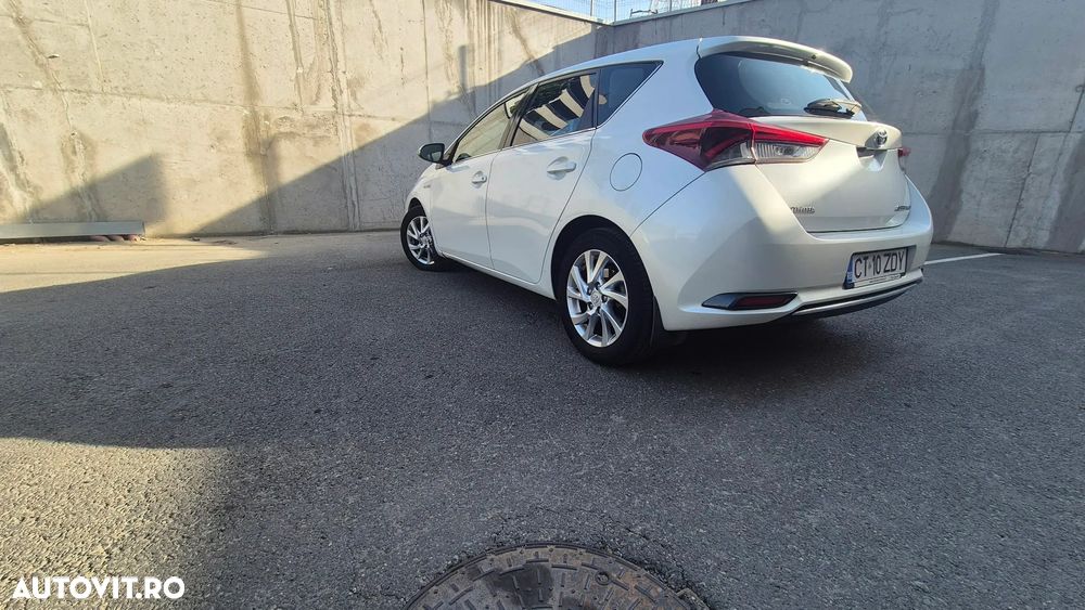 Toyota Auris - 11