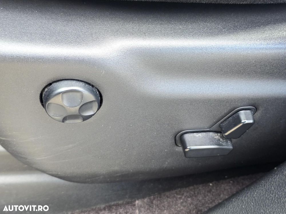 Jeep Grand Cherokee - 13