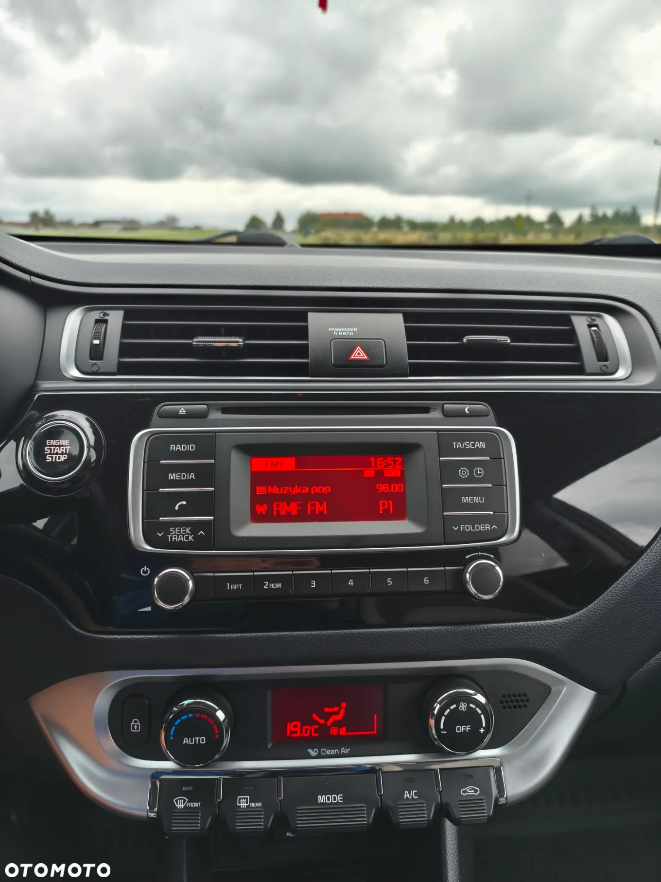 Kia Rio - 12