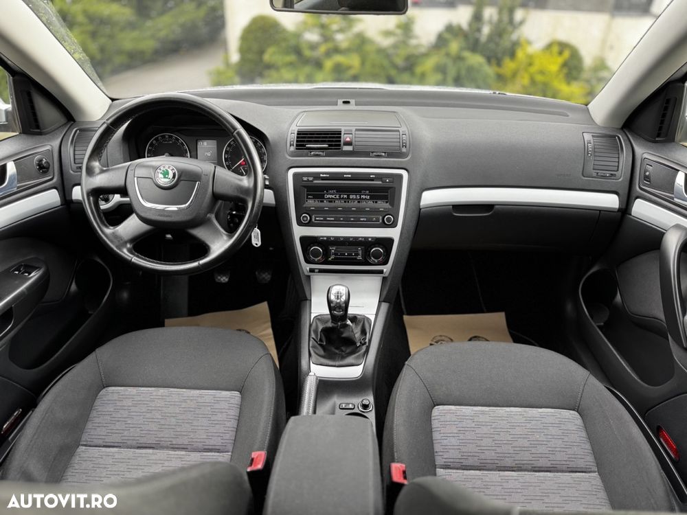Skoda Octavia 1.6 TDI DPF Ambiente - 8