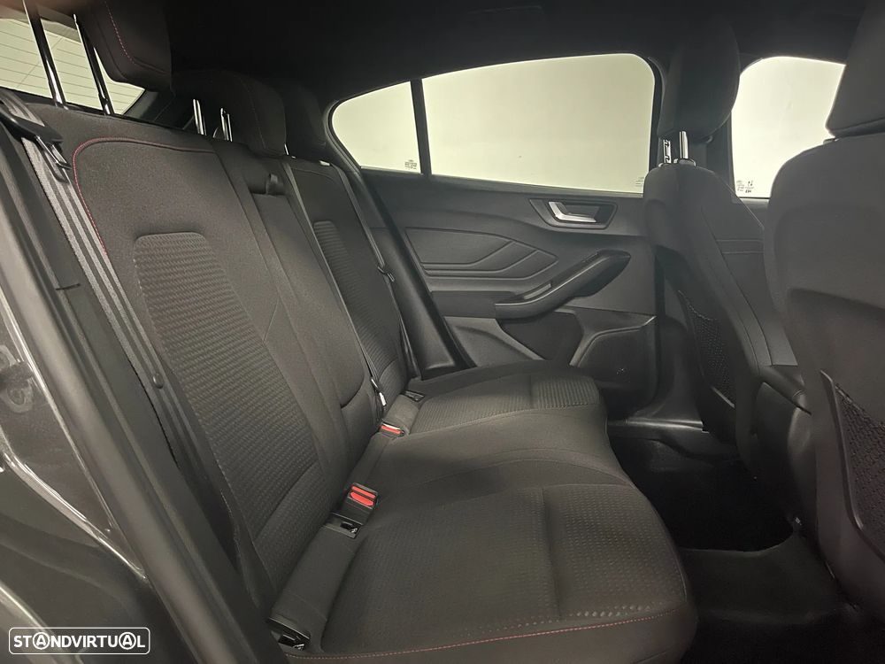 Ford Focus 1.0 EcoBoost MHEV ST-Line - 29