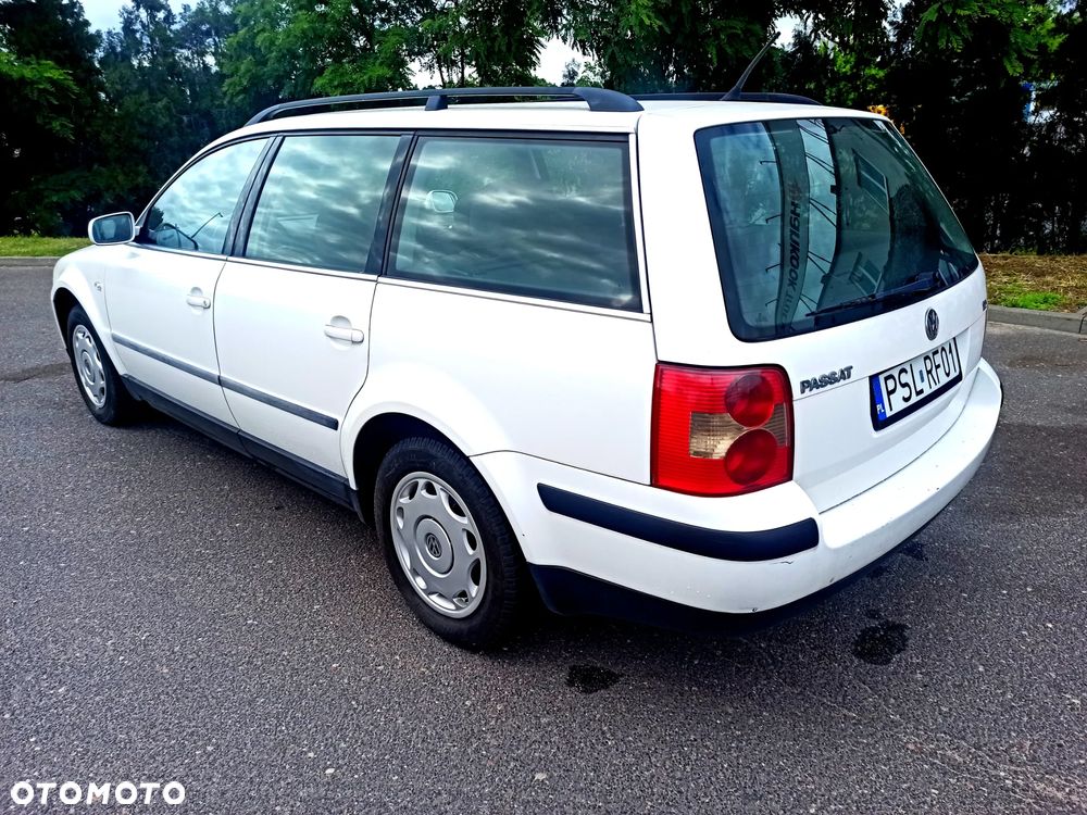 Volkswagen Passat 1.9 TDI Highline - 5