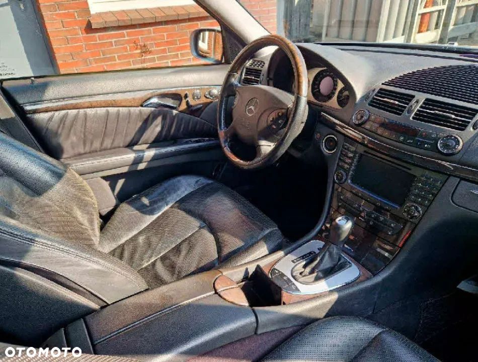 Mercedes-Benz Klasa E 500 Avantgarde Sport Edition - 9