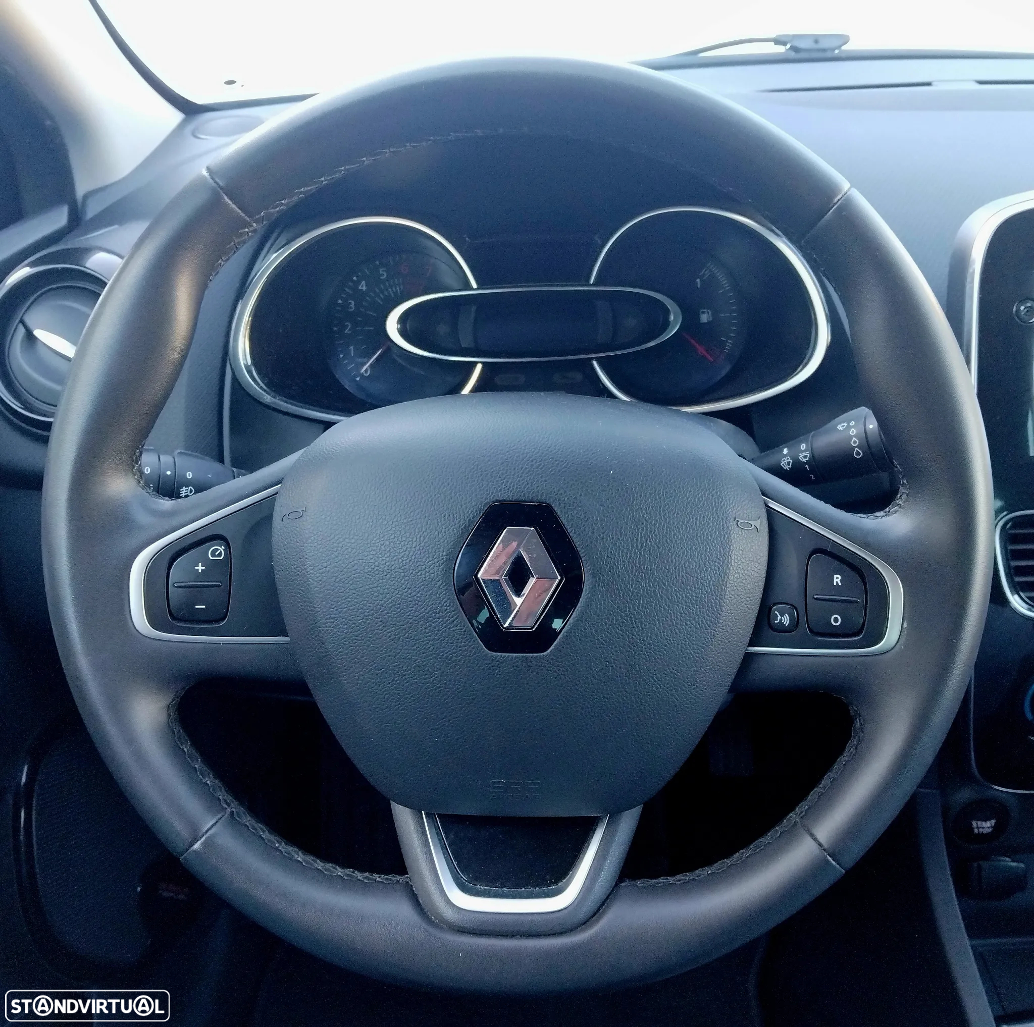 Renault Clio 0.9 TCe Limited - 11