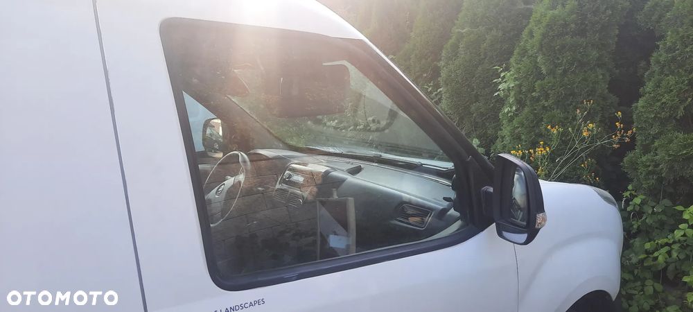 OPEL COMBO D FIAT DOBLO II 95513112 SZYBA DRZWI PRAWY PRZÓD