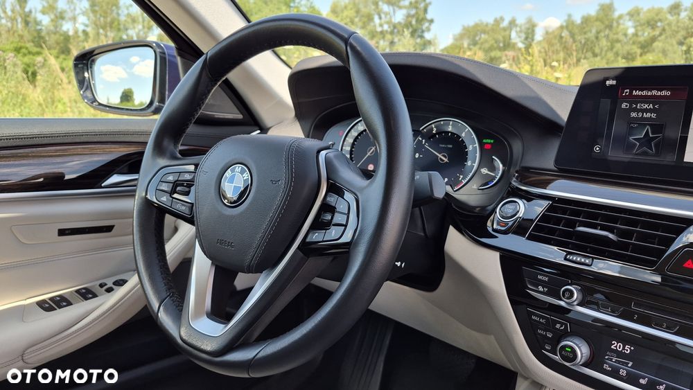 BMW Seria 5 530i xDrive Luxury Line - 22