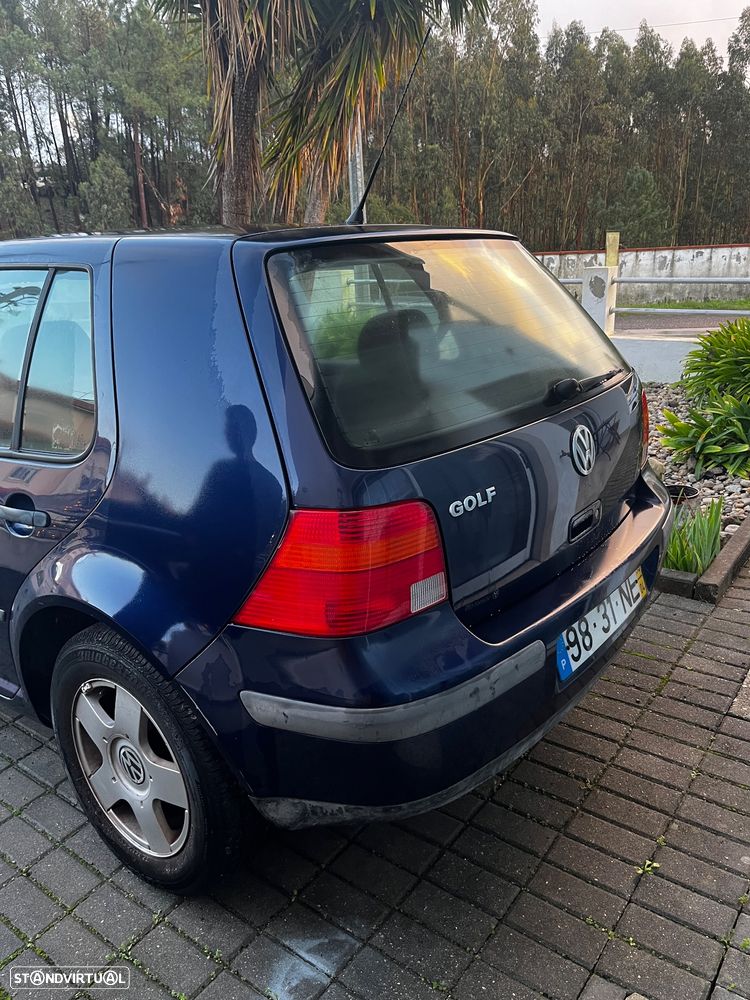 VW Golf - 4