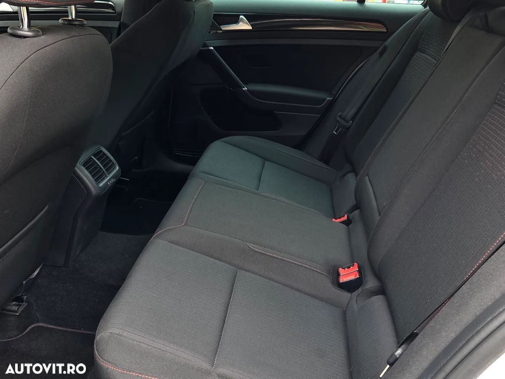 Volkswagen Golf 1.6 TDI DSG Sound - 8