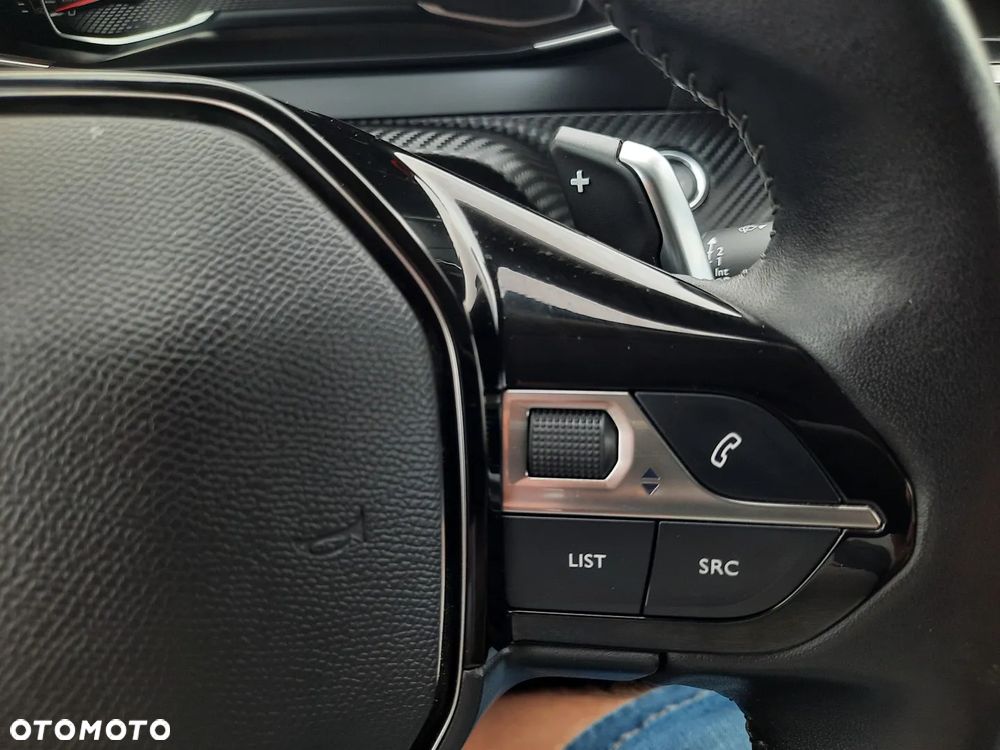 Peugeot 2008 1.2 Pure Tech GPF Allure S&S EAT6 - 27