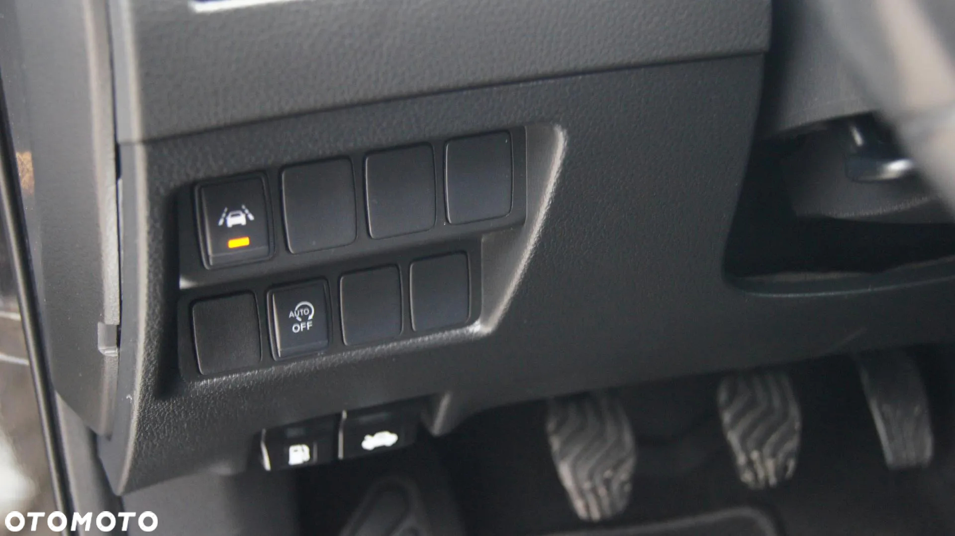 Nissan Qashqai 1.3 DIG-T N-Connecta - 24