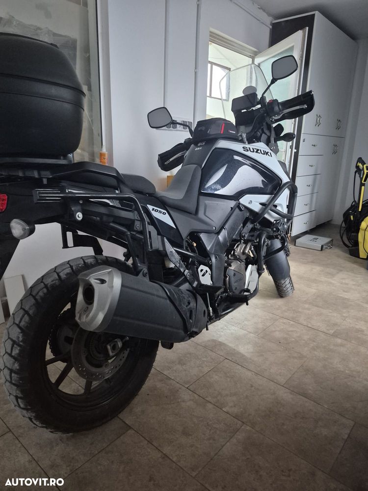 Suzuki V-Strom 1050DE - 3