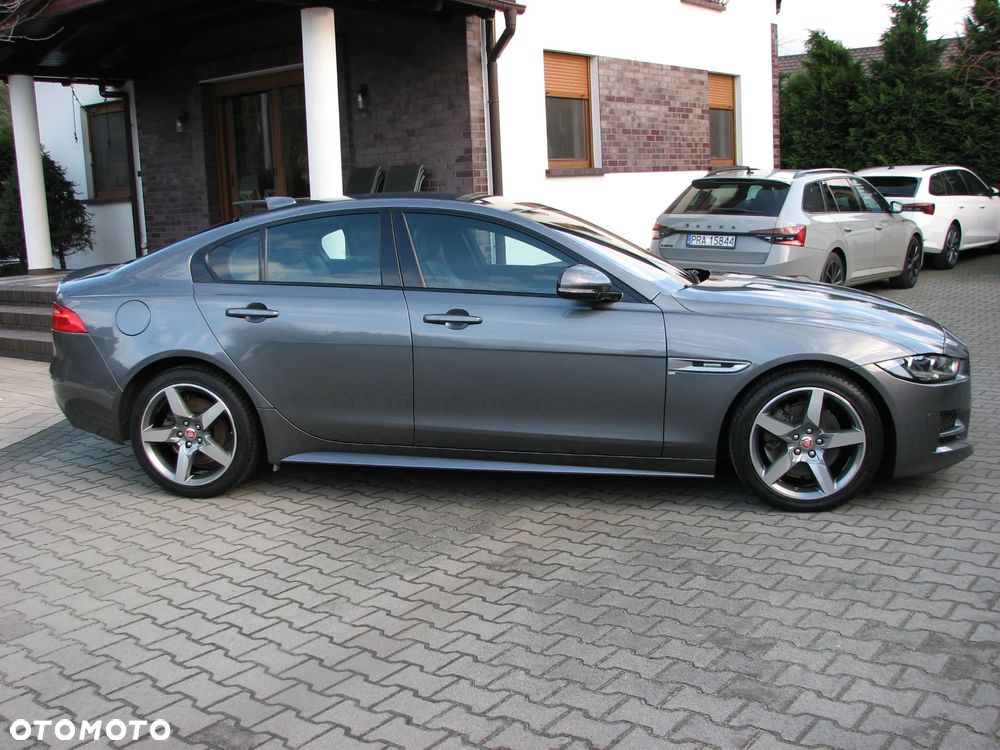 Jaguar XE D180 R-Dynamic S - 11