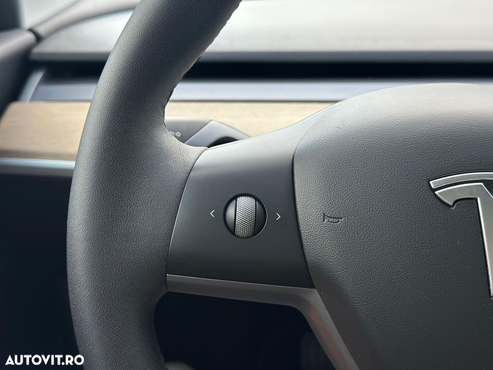 Tesla Model 3 Standard Reichweite Plus Hinterradantrieb - 23