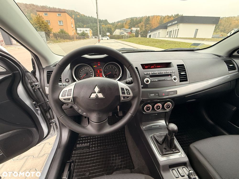 Mitsubishi Lancer 1.8 Intense - 26