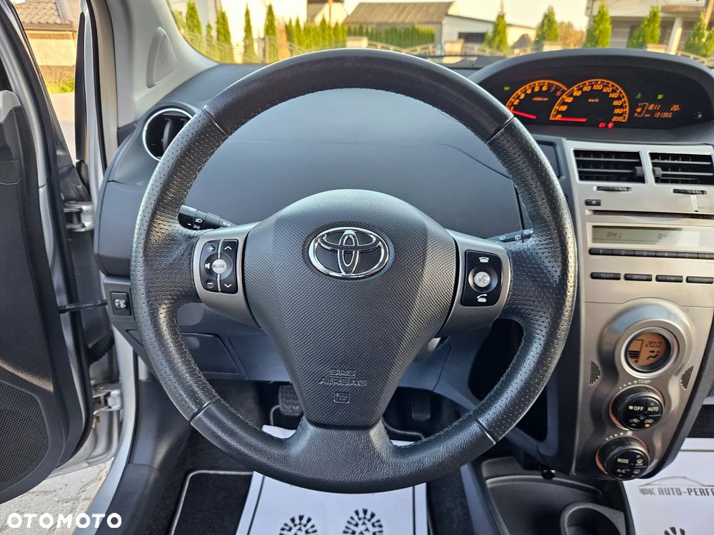 Toyota Yaris 1.33 Prestige - 26