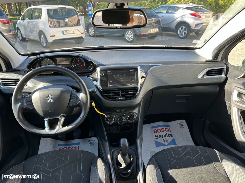 Peugeot 2008 1.2 PureTech Style - 11