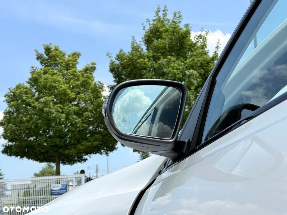 Mercedes-Benz GLB - 23