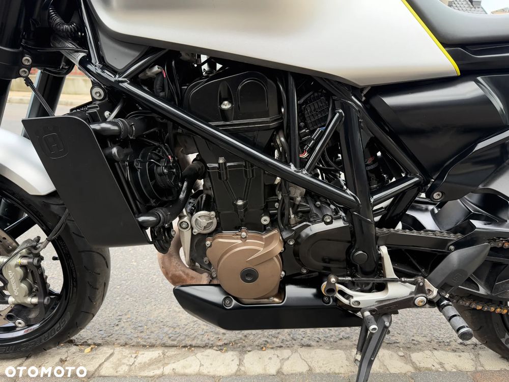 Husqvarna Vitpilen - 18