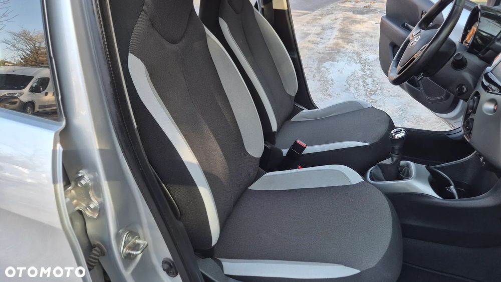 Toyota Aygo x-play - 15