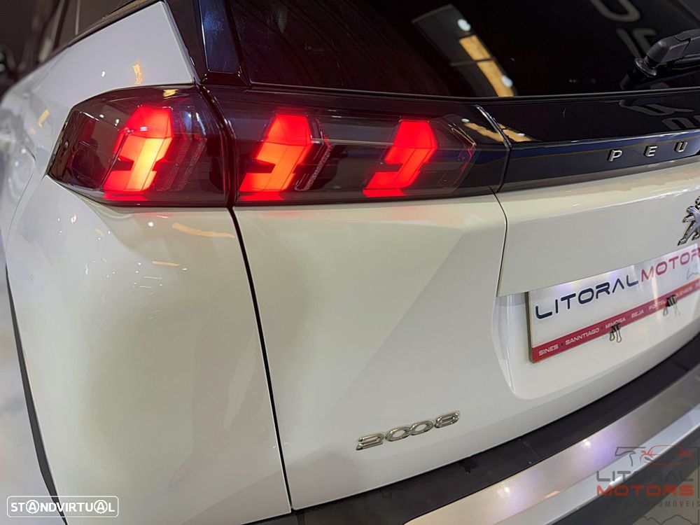 Peugeot 2008 1.2 PureTech Allure EAT8 - 8