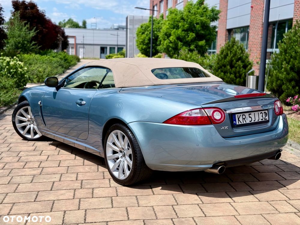 Jaguar XK - 4