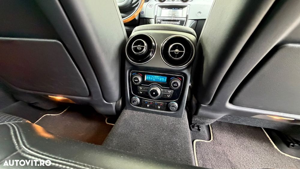 Jaguar XJ 3.0 V6 Kompressor AWD Premium Luxury - 12