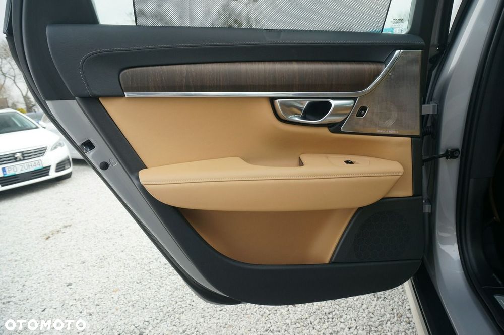 Volvo V90 Cross Country B5 D AWD Ultimate - 37