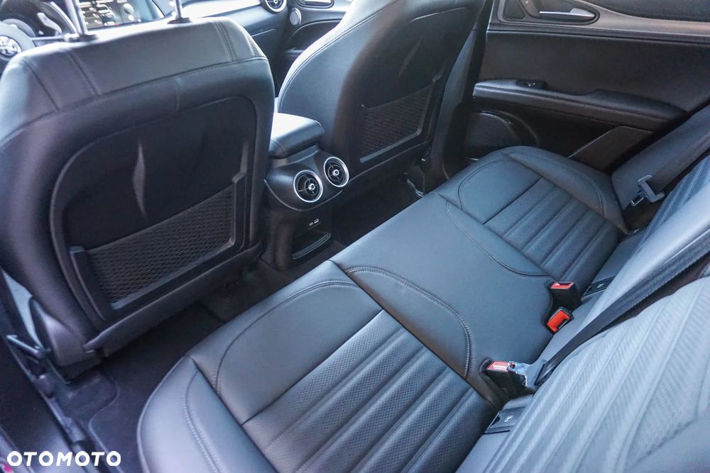Alfa Romeo Stelvio 2.0 Turbo Veloce Q4 - 30